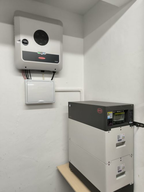 paneles solares con baterías en Alcalalí BYD HVS